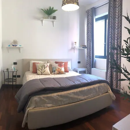 Apartment Charming Elise- Close To Station Milan
